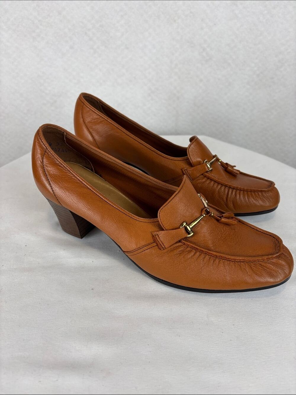 Naturalizer Women's Tan Leather Tassel Loafers Heels